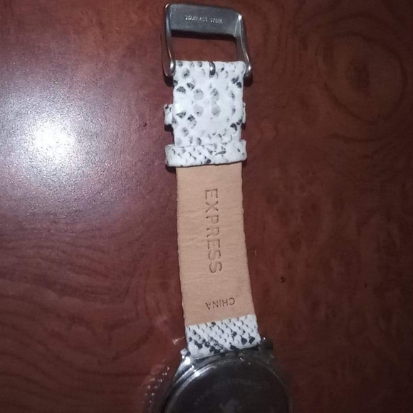 Express Watch - Picture 3 of 4